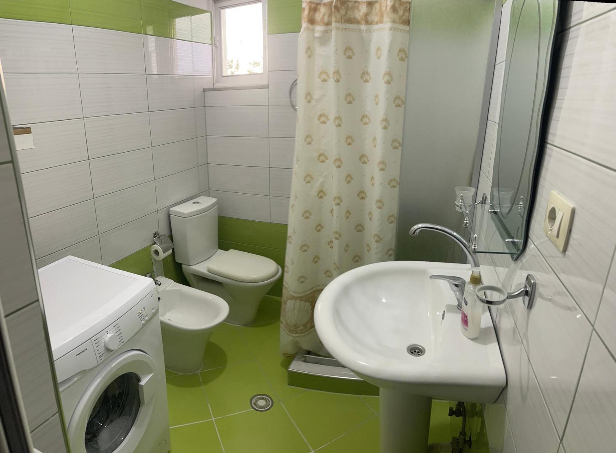 Guesthouse Shehu Ksamil Bagian luar foto