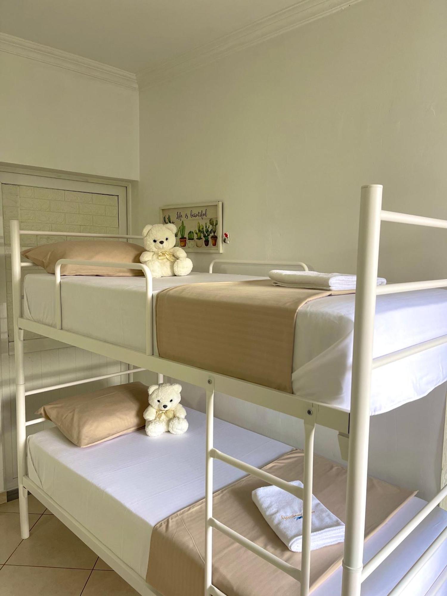 Guesthouse Shehu Ksamil Bagian luar foto